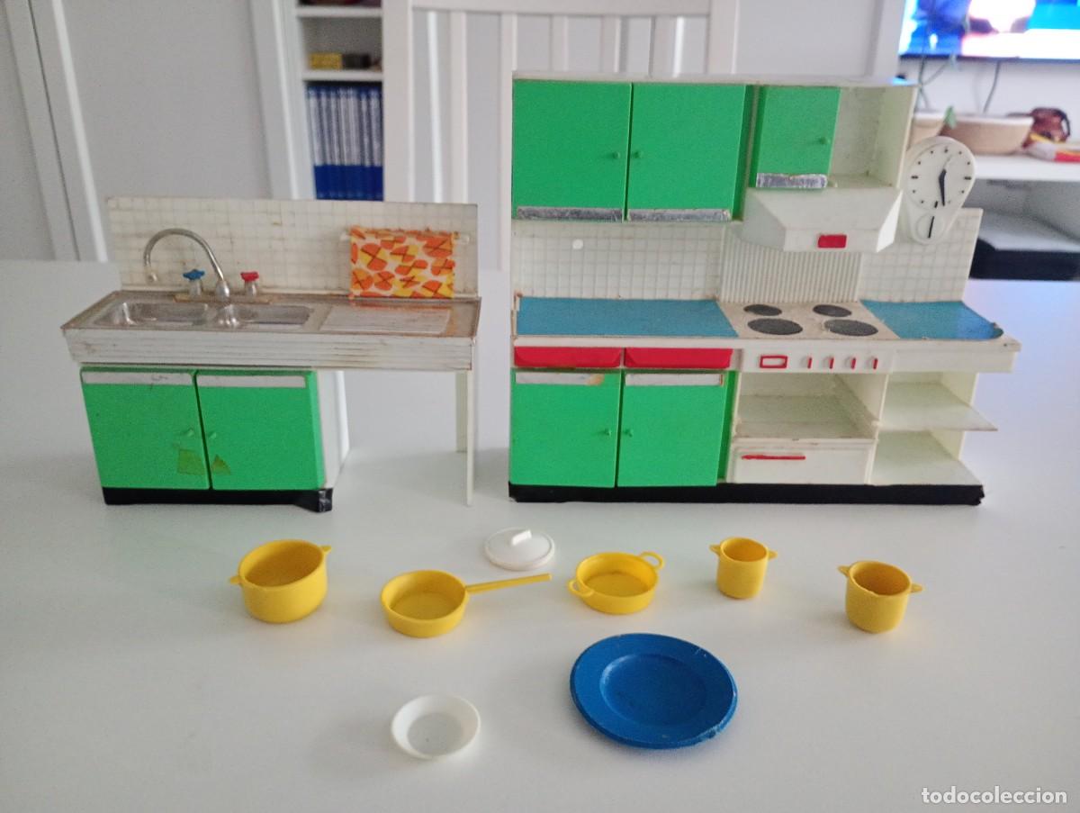 Casas de mu&ntilde;ecas: Cocina de juguete Familia Hogarin Modisa a&ntilde;os 70 con accesorios