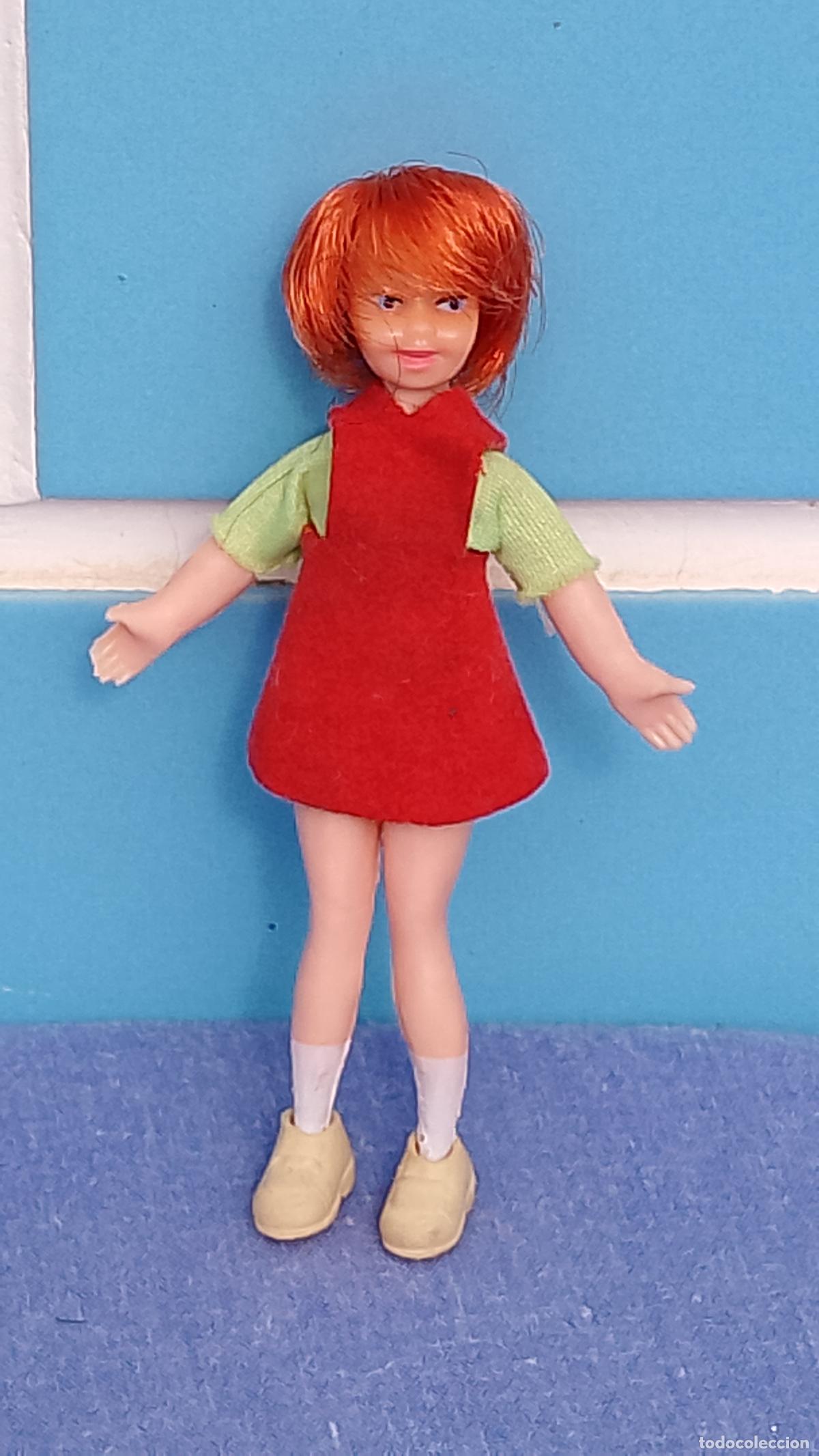 Casas de mu&ntilde;ecas: Antigua mu&ntilde;eca Hija ni&ntilde;a de la Familia Hogar&iacute;n de Modisa