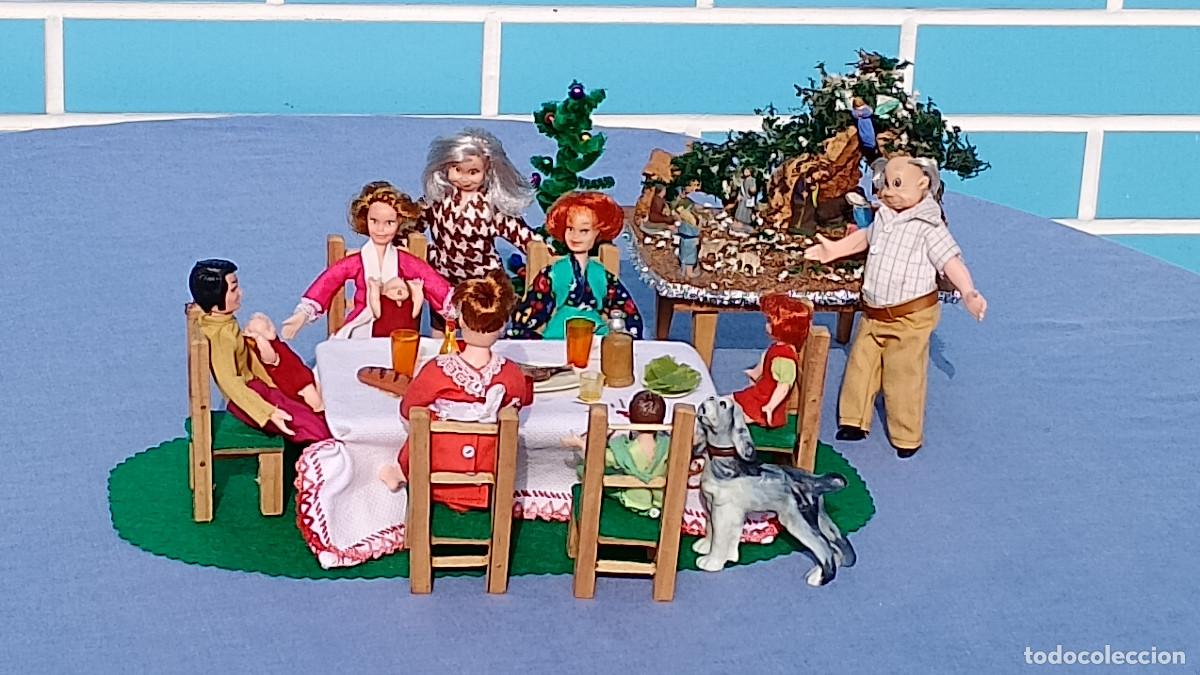 Casas de mu&ntilde;ecas: Antiguo set de muebles, adornos y accesorios para Familia Hogar&iacute;n especial Navidad