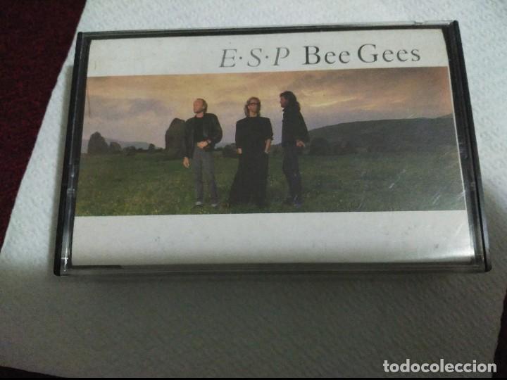Casetes antiguos: casete bee gees E.S.P. 1987 - Foto 1