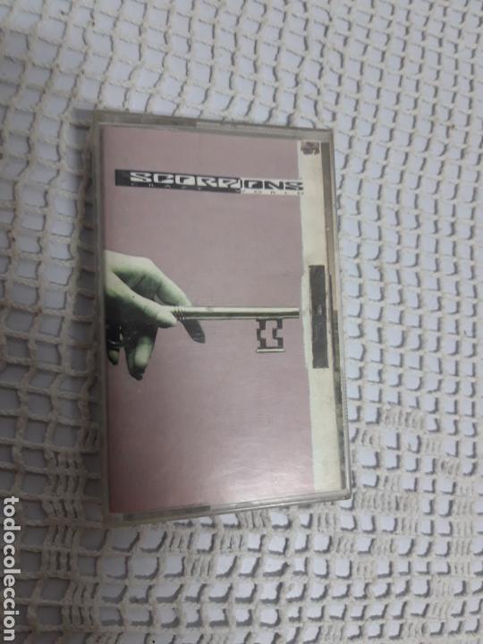 Casetes antiguos: Cinta cassette Scorpions Crazy World - Foto 1