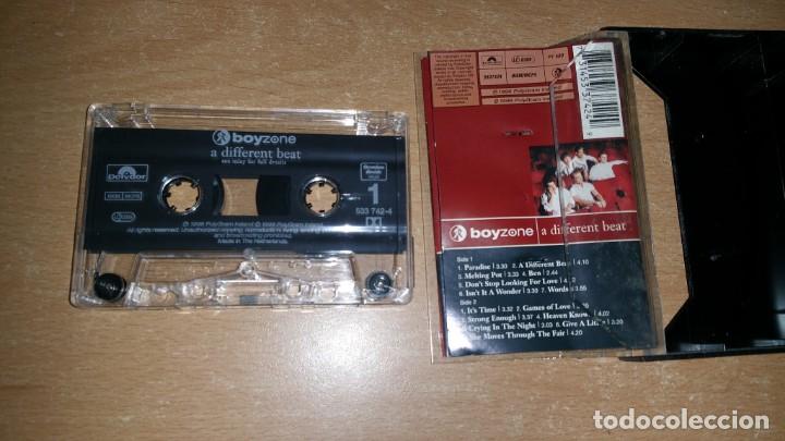 Casetes antiguos: BOYZONE A DIFFERENT BEAT casete POLYDOR 1996 - Foto 2