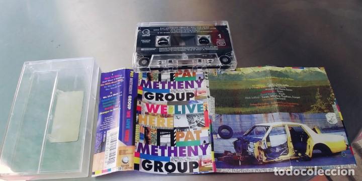 Casetes antiguos: PAT METHENY GROUP-CASSETTE WE LIVE HERE - Foto 1