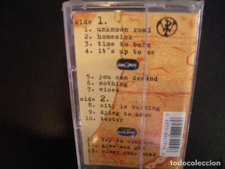 Casetes antiguos: PENNYWISE- UNKNOWN ROAD. CASETE PRECINTADA. - Foto 2