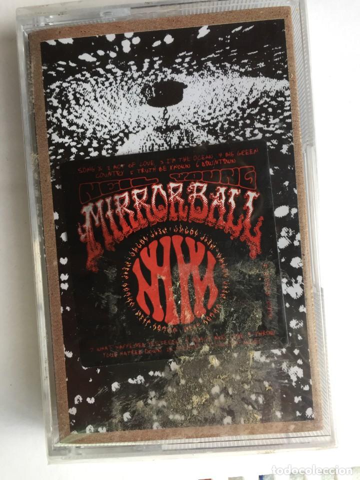 Casetes antiguos: Neil Young Mirror Ball Precintada - Foto 1