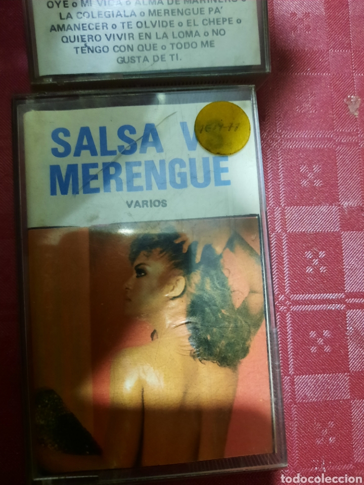 Casetes antiguos: Salsa vs merengue varios casete.