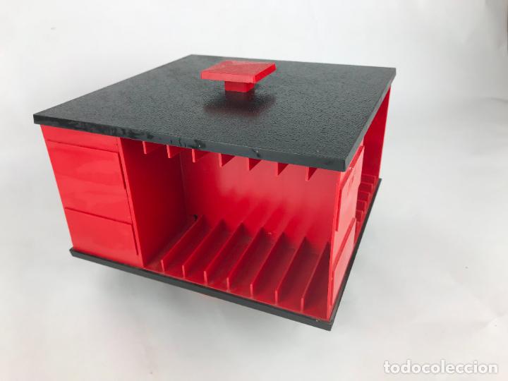 Casetes antiguos: ARCHIVADOR GIRATORIO CASETTES CASETES VINTAGE ROJO -