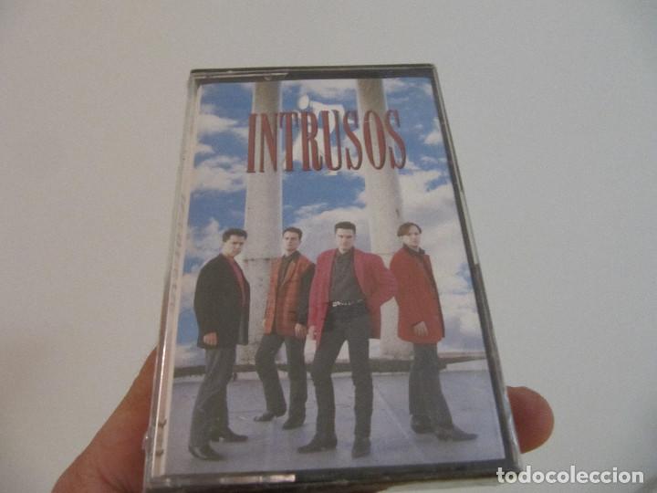Casetes antiguos: INTRUSOS CASETTE PRECINTADO - Foto 1
