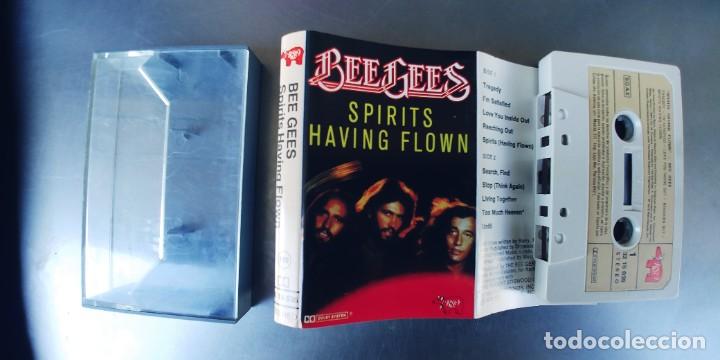 Casetes antiguos: BEE GEES-CASETE SPIRITS HAVING FLOWN - Foto 1