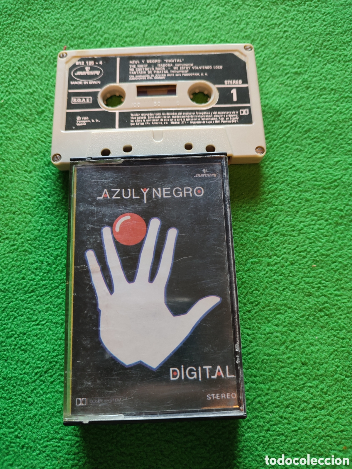 Casetes antiguos: Azul y Negro - Digital - Foto 1