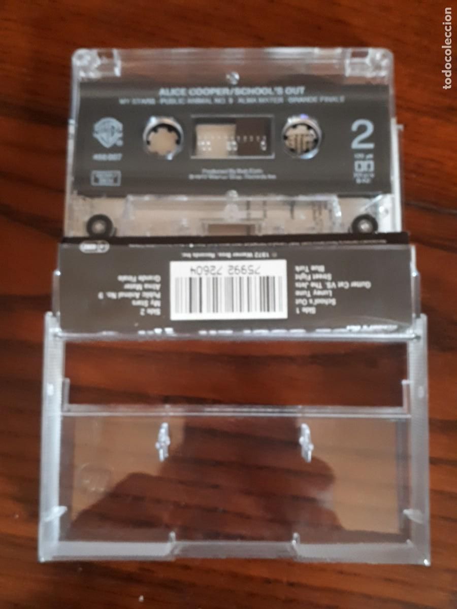 Casetes antiguos: Alice Cooper Schools Out Cassette Tape. - Foto 2