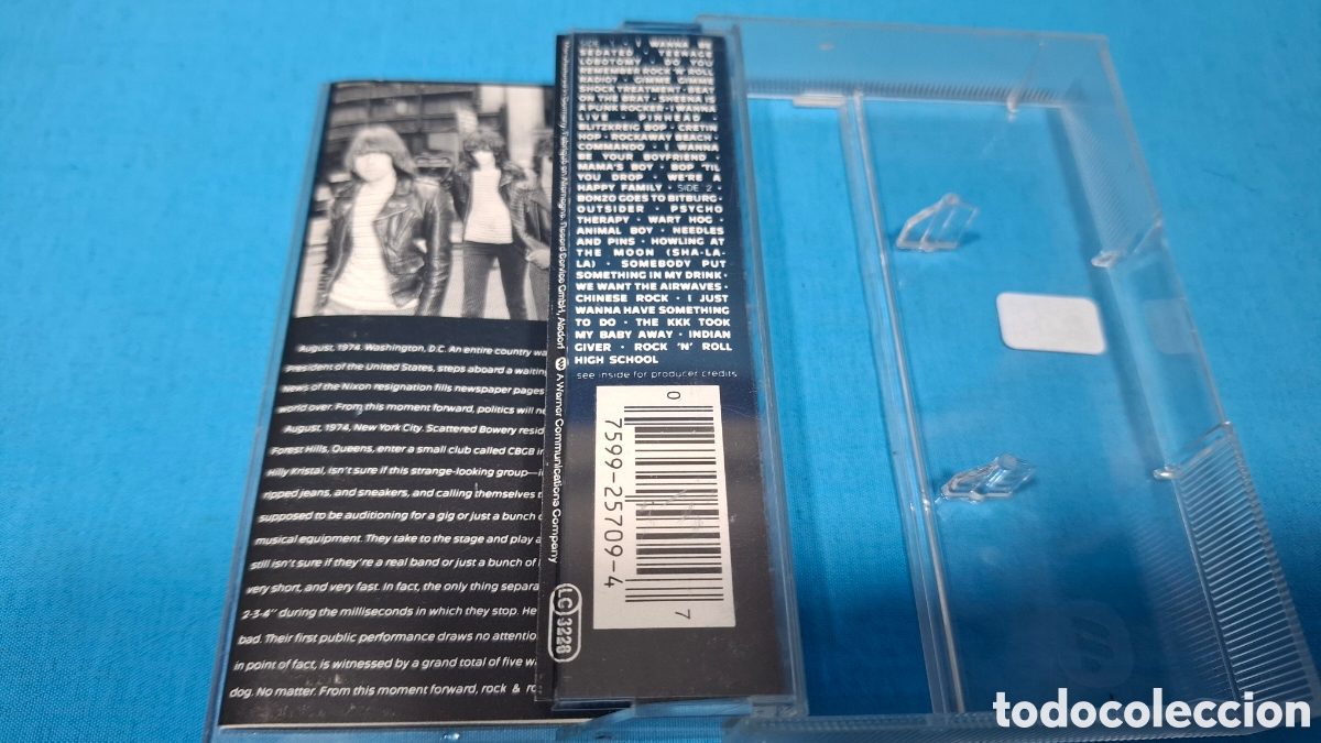 Casetes antiguos: CASSETTE RAMONES - MAN&Iacute;A - Foto 4