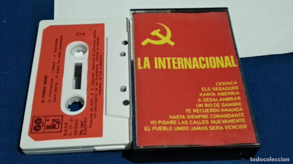 Casetes antiguos: LA INTERNACIONAL / EL PUEBLO UNIDO JAMAS SERA VENCIDO - 1977 AUVI - CASETE CINTA CASSETTE