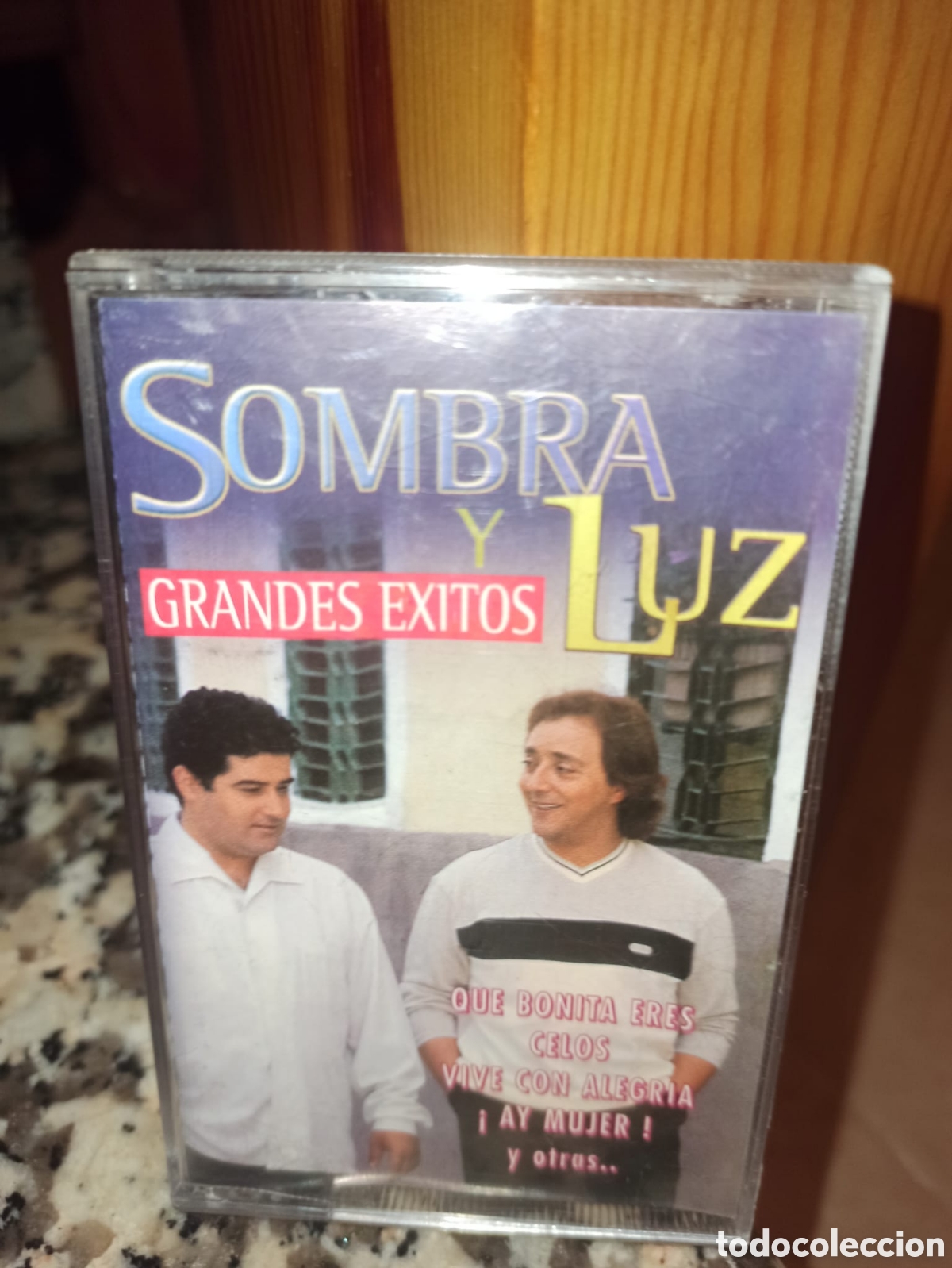 Casetes antiguos: Cinta cassette sombra y luz