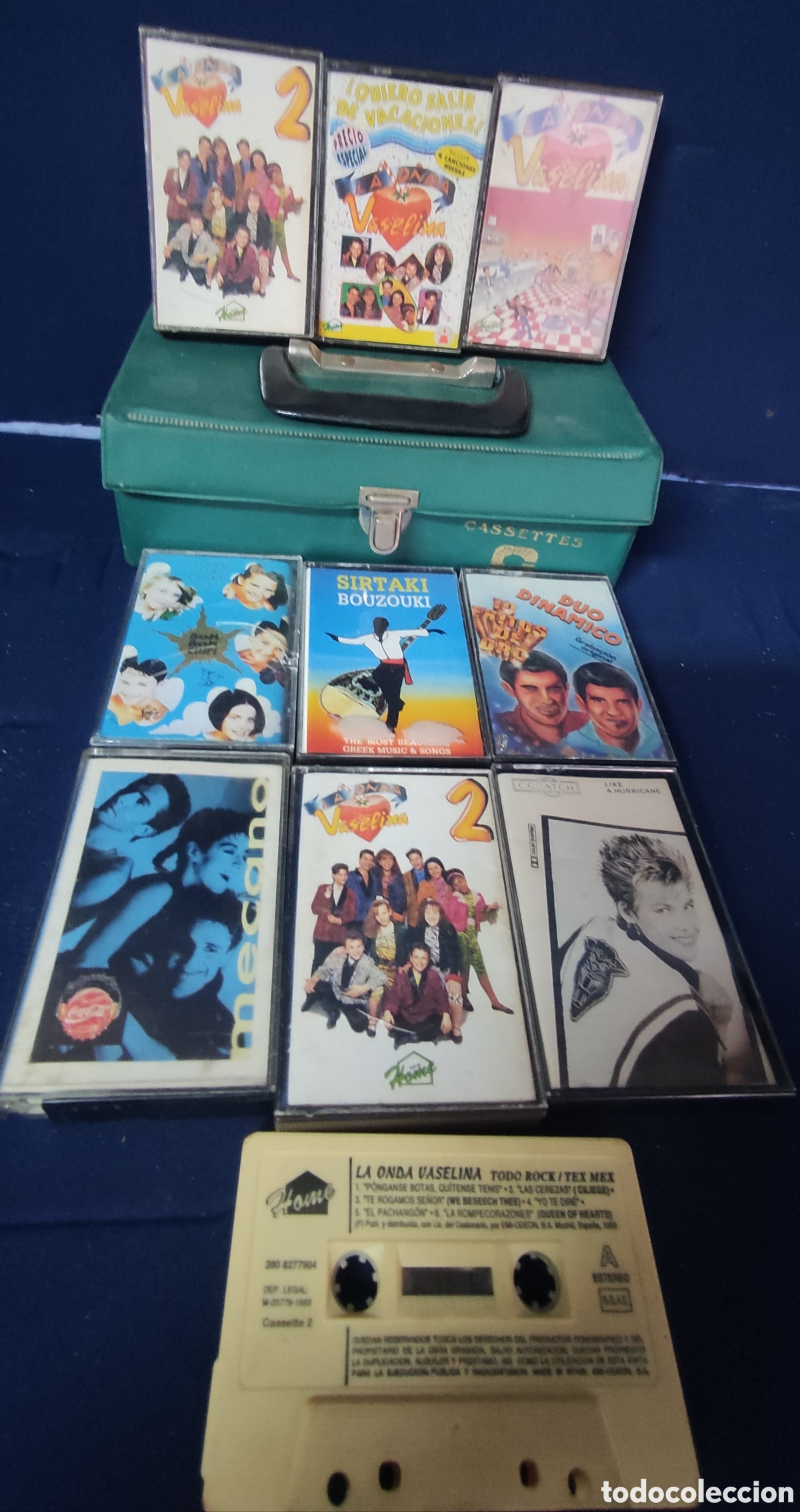 Casetes antiguos: Estuche organizador vintage y 10 casetes