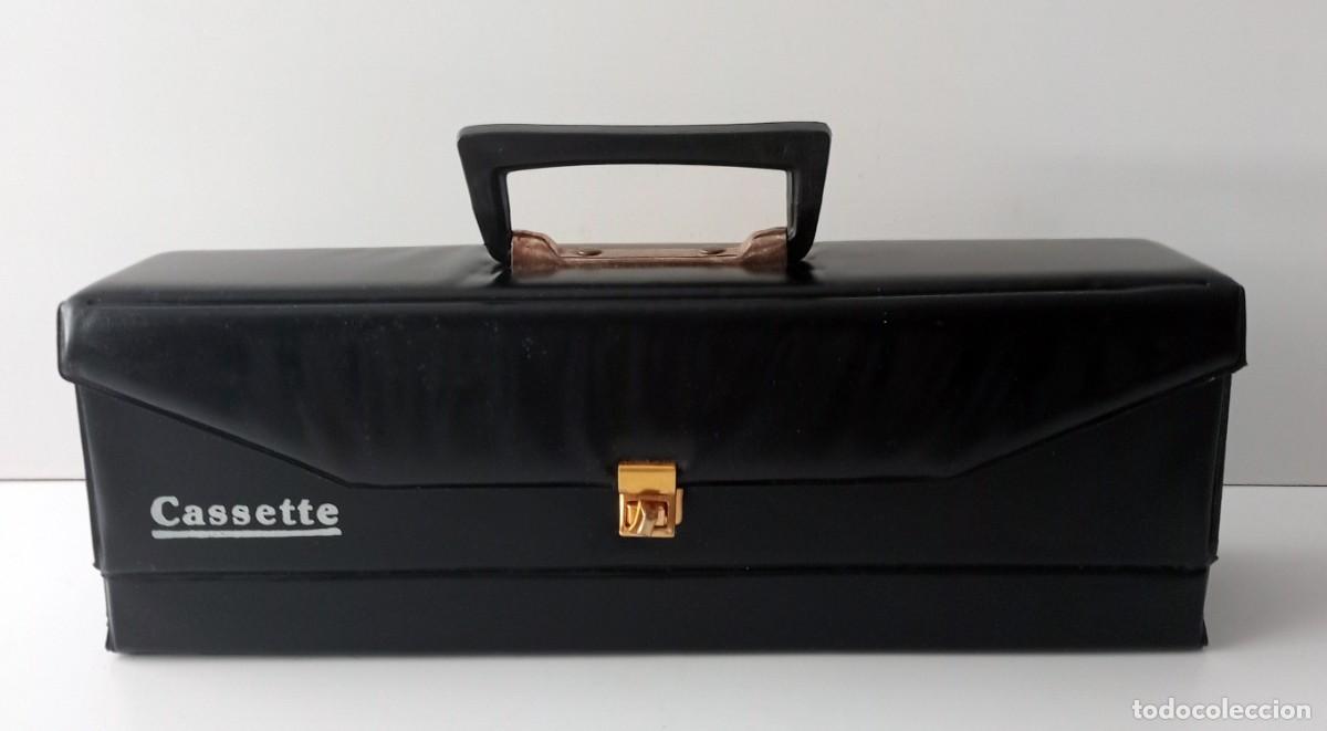 Casetes antiguos: ANTIGUO MALETIN PORTA CASSETTES