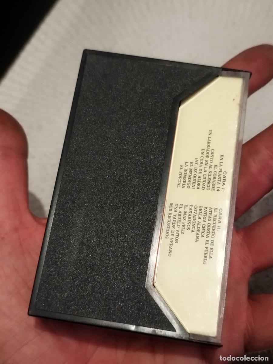Casetes antiguos: Dos cintas cassettes de V&iacute;ctor Manuel. - Foto 4
