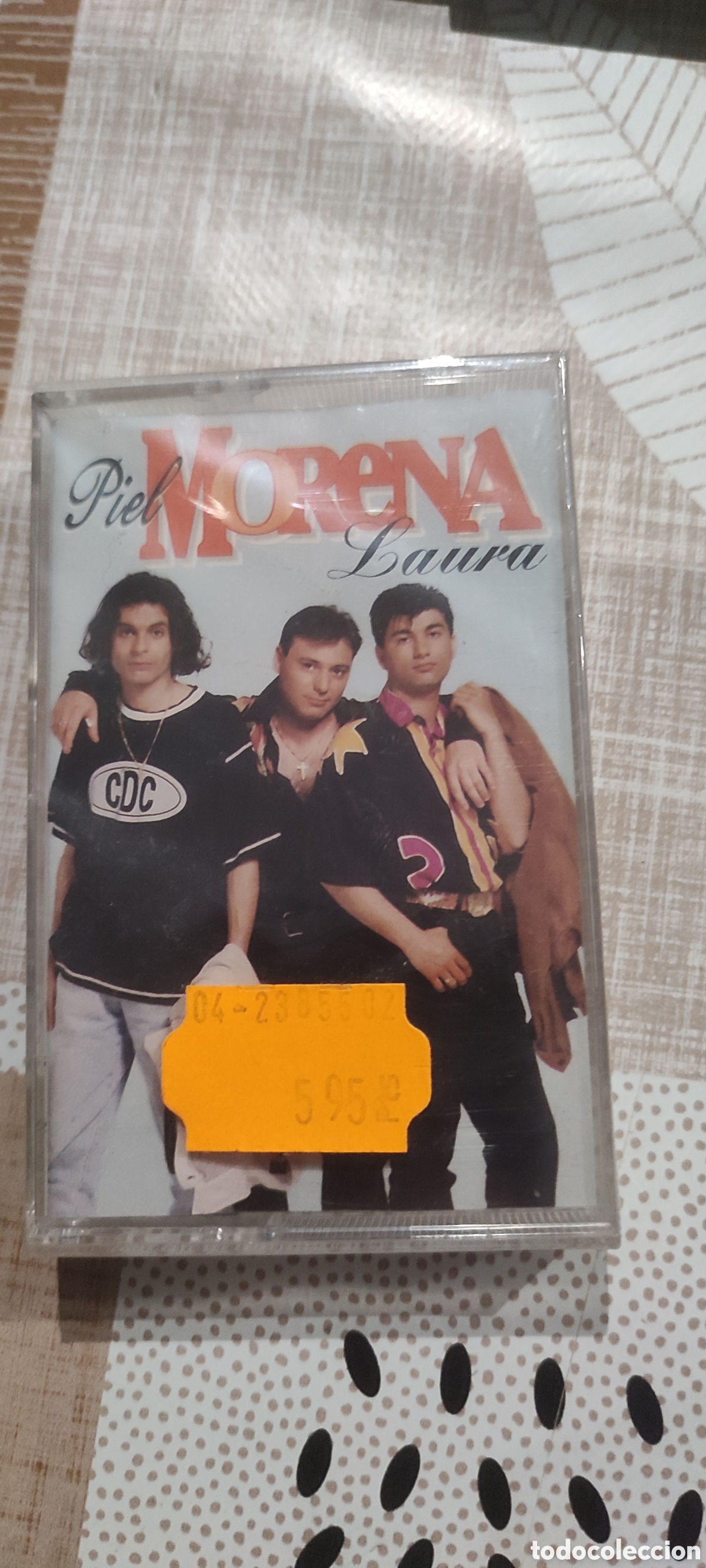 Casetes antiguos: Dos casetes Piel Morena, Laura y Ser&aacute;s para mi. Cassette Precintado de tienda cerrada hace a&ntilde;os.