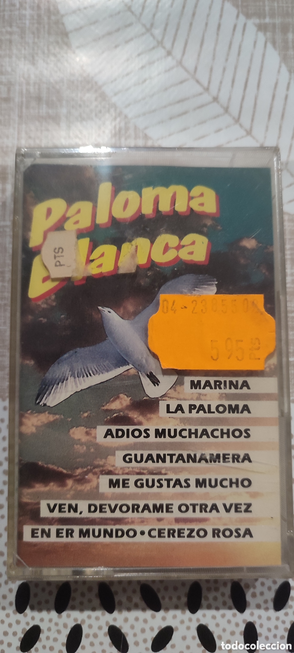 Casetes antiguos: Cinta casete Paloma Blanca. Cassette Precintado de tienda cerrada hace a&ntilde;os.