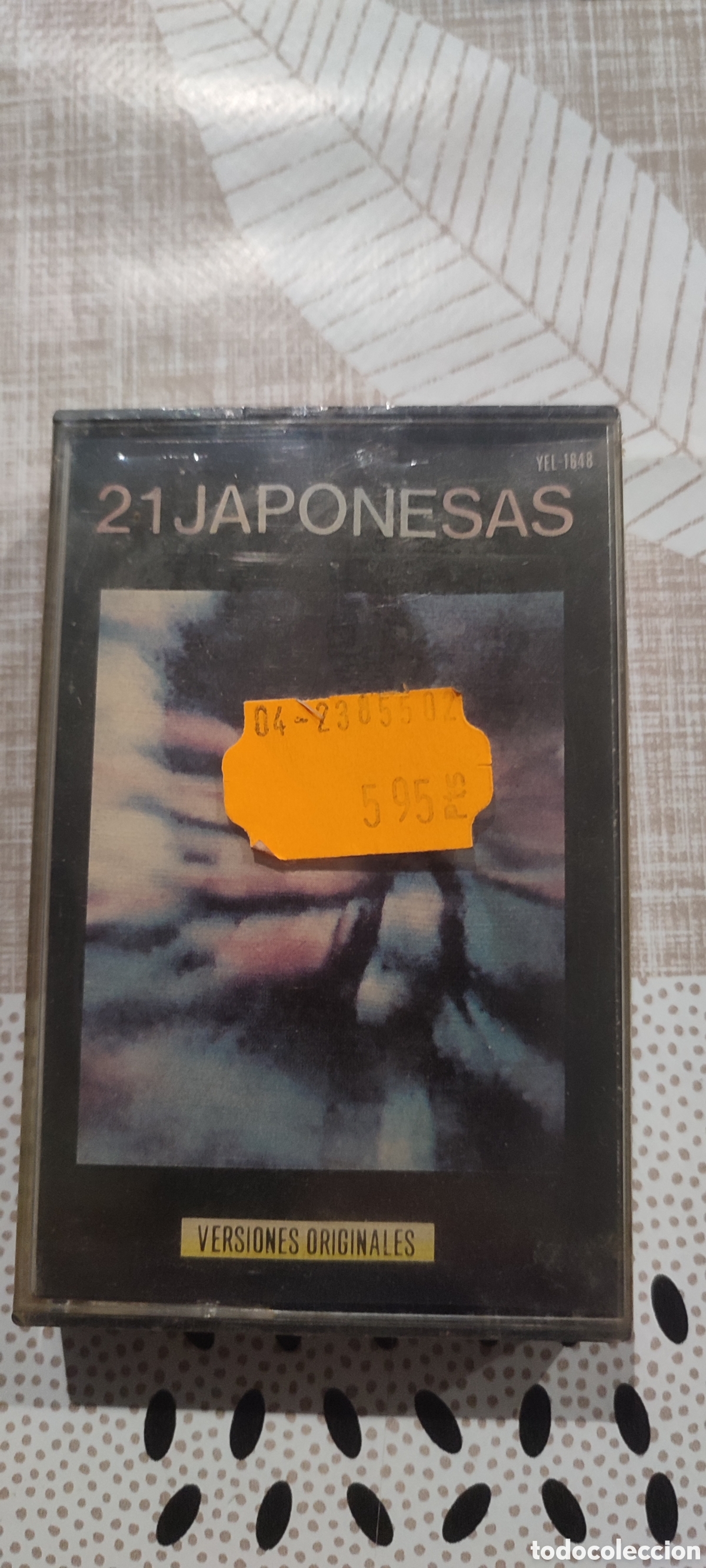 Casetes antiguos: Cinta casete 21 japonesas. Cassette Precintado de tienda cerrada hace a&ntilde;os.