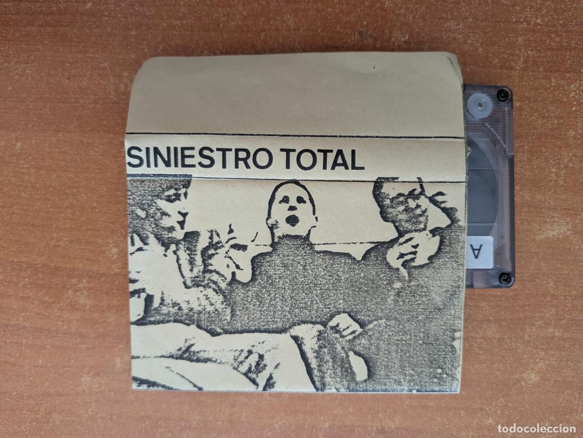 Casetes antiguos: SINIESTRO TOTAL. 1&ordf; Maqueta. Directo La edad de oro. Grabaci&oacute;n.