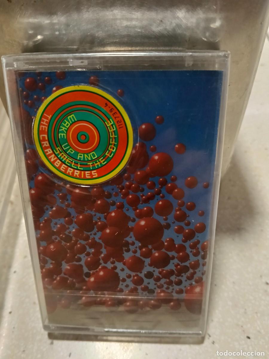 Casetes antiguos: RAR CASSETTE. THE CRANBERRIES. WAKE UP AND SMELL THE COFFEE. SEALED. STICKER
