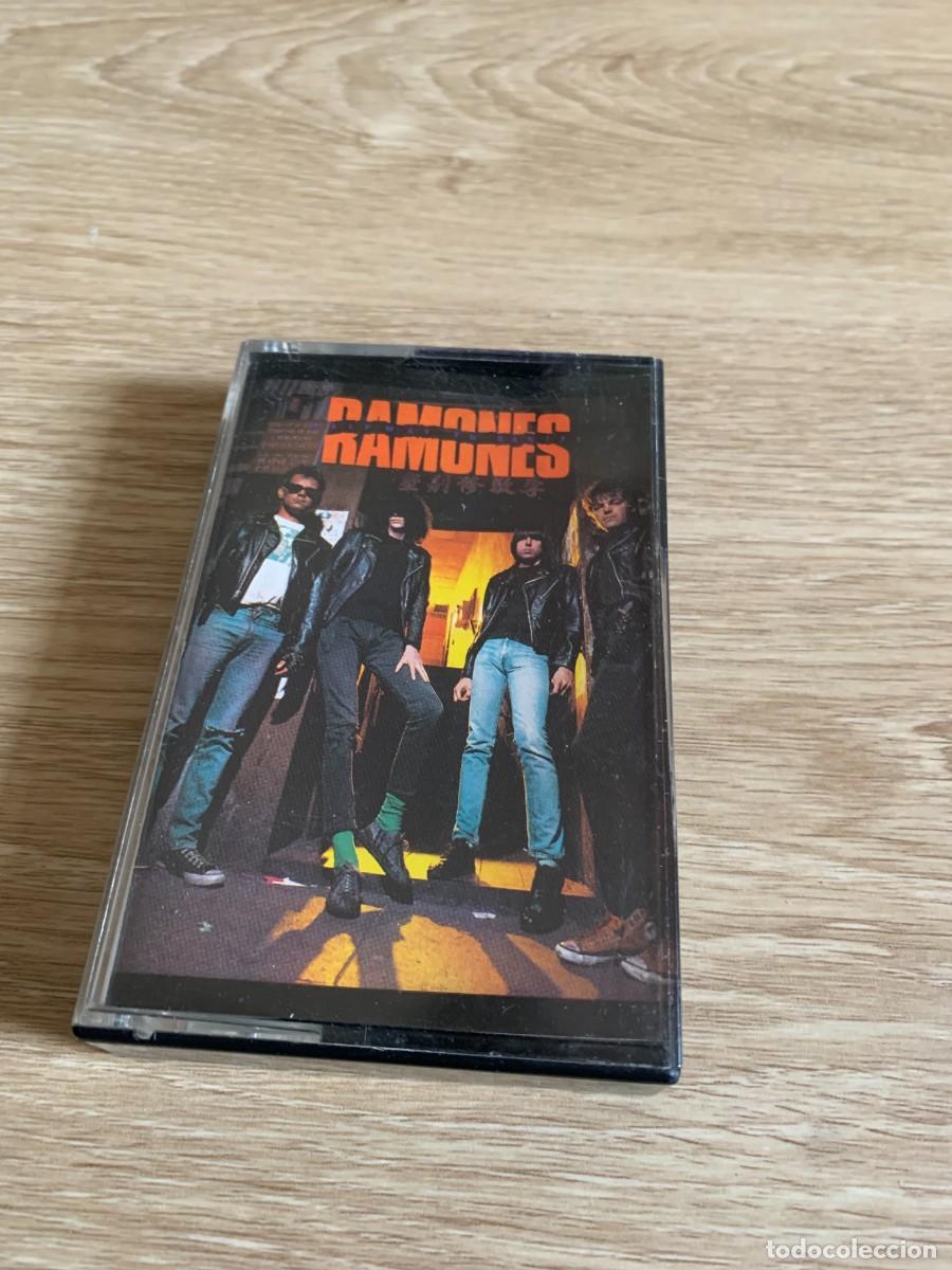 Casetes antiguos: CASETE. THE RAMONES. HALFWAY TO SANITY. BUENA CONSERVACION