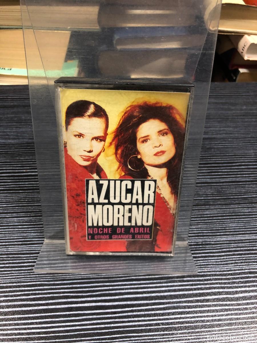 Casetes antiguos: Az&uacute;car Moreno &ndash; Noche de abril y otros grandes &eacute;xitos