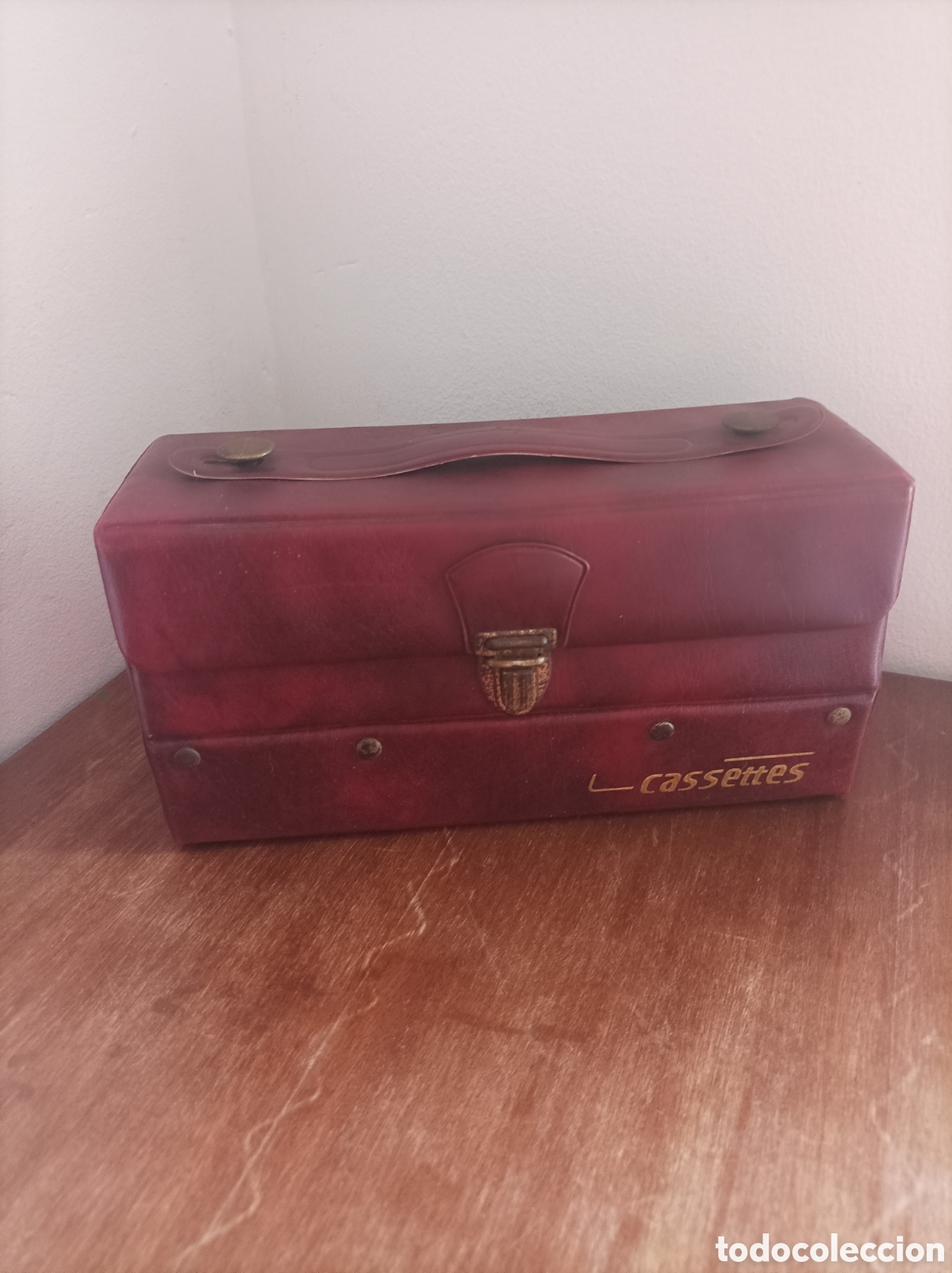 Casetes antiguos: Malet&iacute;n Clasificador Cassettes Vintage Polipiel Burdeos Guarda Cintas 70s 80s