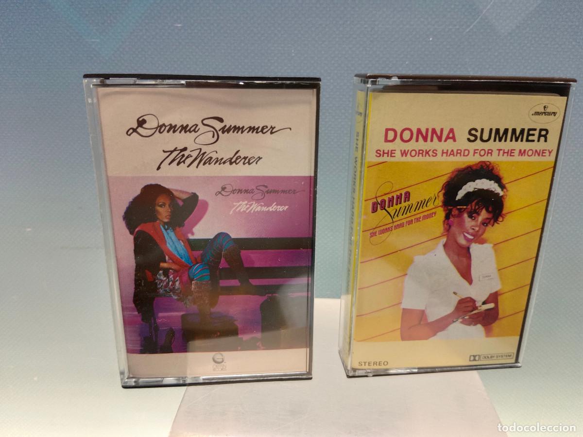 Casetes antiguos: 2 cintas de casete de Donna Summer: The Wanderer (1980) y She Works Hard for the Money (1983).