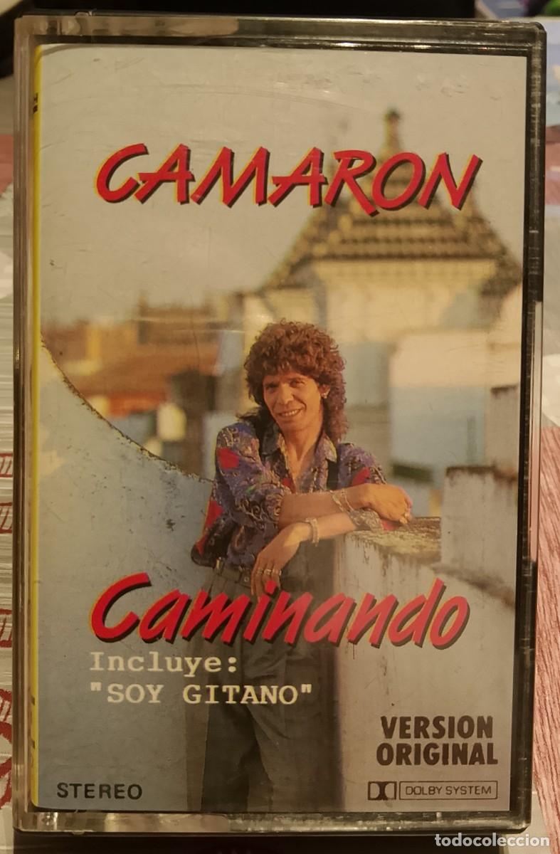 Casetes antiguos: Camar&oacute;n. Caminando. Cinta de cassette.