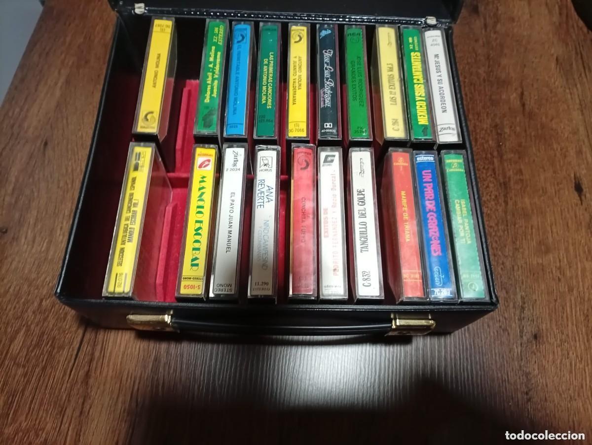 Casetes antiguos: lote de 20 cassettes con maletin porta cassettes