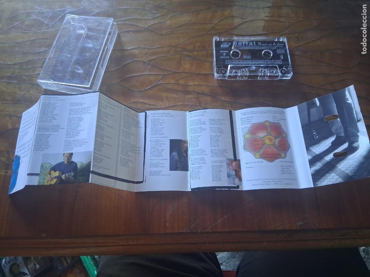 Casetes antiguos: Cinta de m&uacute;sica casete con libreto Joan Manuel Serrat Versos en la boca pop espa&ntilde;ol