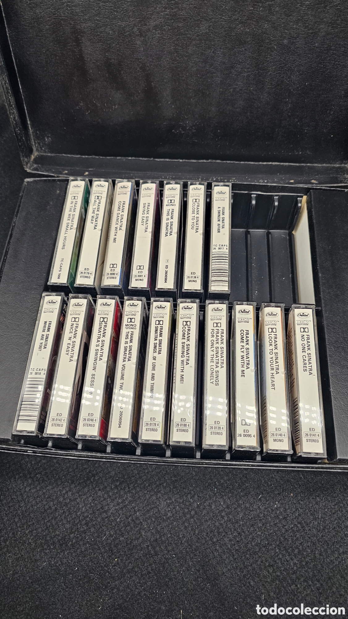 Casetes antiguos: Recopilaci&oacute;n de grabaciones cl&aacute;sicas de la &eacute;poca dorada de Sinatra en casete