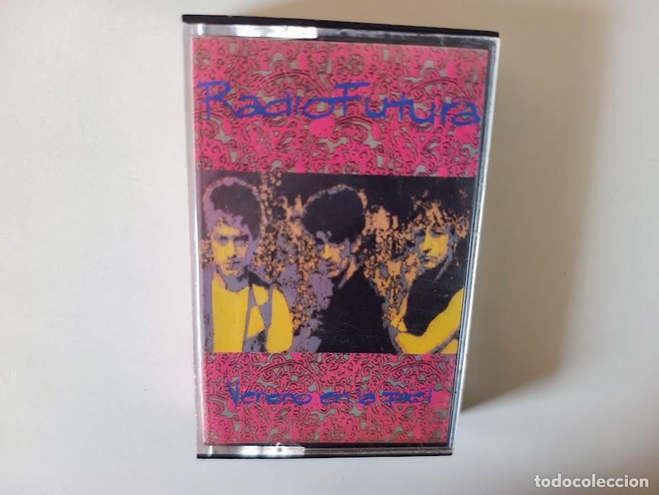 Casetes antiguos: Radio Futura Veneno En La Piel Cassette Edici&oacute;n Argentina Excelente Estado (FREE SHIPPING)