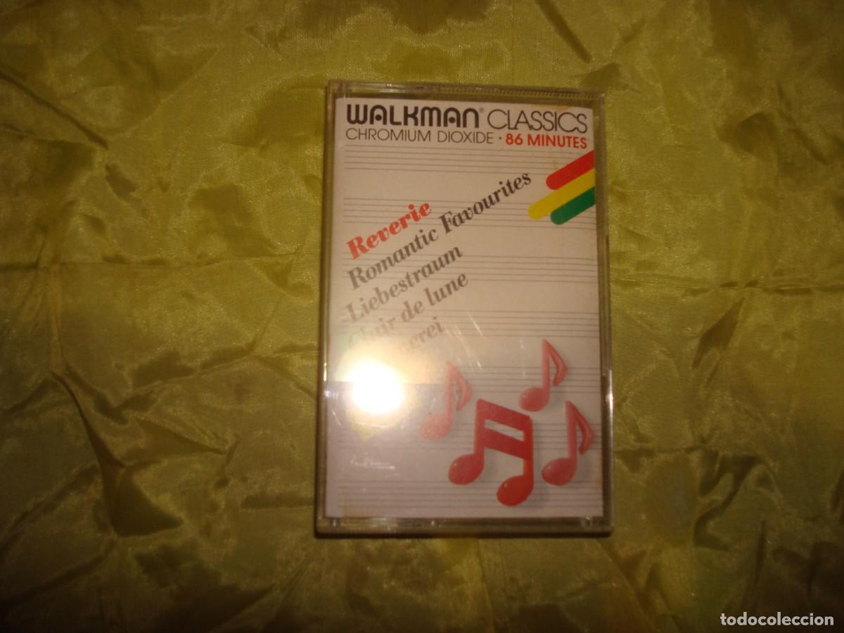 Casetes antiguos: REVERIE. ROMANTIC FAVOURITES. WALKMAN. DEUTSCHE GRAMMOPHON. CHROMIUM DIOXIDE. CASETE(#)