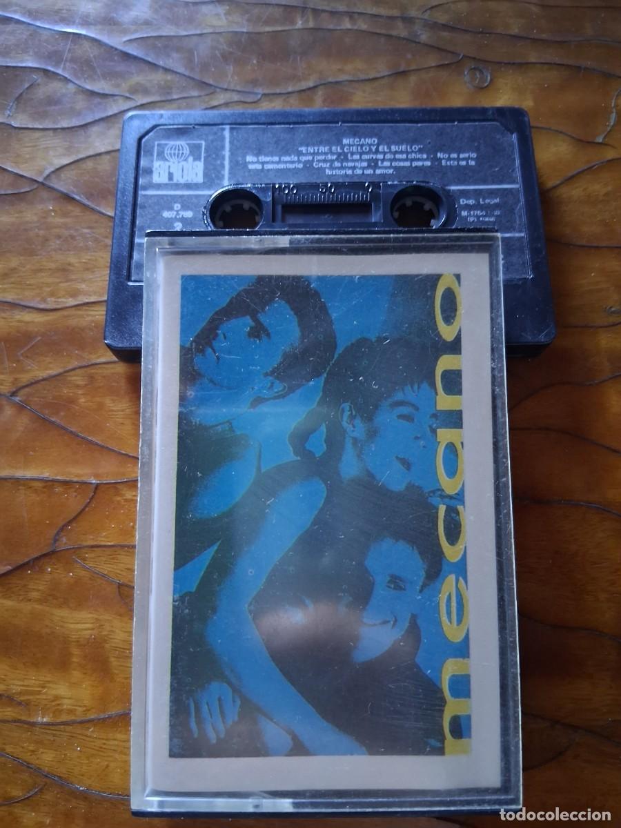 Casetes antiguos: Casete cinta de m&uacute;sica Mecano entre el cielo y el suelo