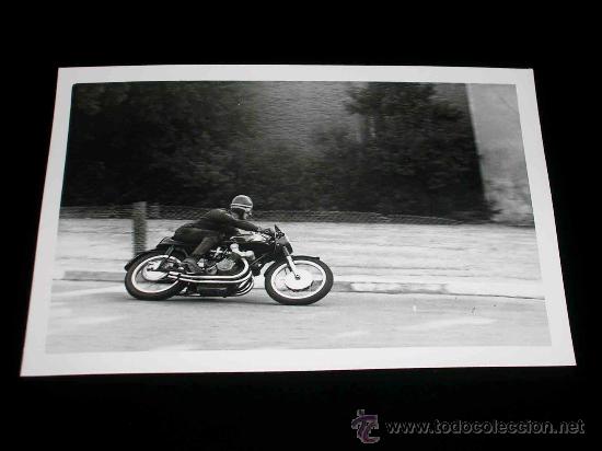 Voitures et Motocyclettes: Fotograf&iacute;a original Motocicleta Gilera 500 cc, II Gran Premio de Espa&ntilde;a, Barcelona, Montjuich 1951