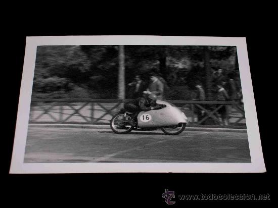 Automobili e Motociclette: Fotograf&iacute;a original Motocicleta, II Gran Premio de Espa&ntilde;a, VIII Barcelona, Montjuich 1951