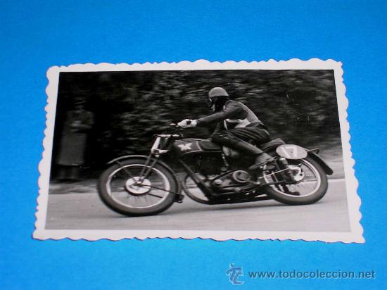 Automobili e Motociclette: Foto original Manolo Bult&oacute;, Matchless 350 cc. Campeonato Espa&ntilde;a 8 Diciembre 1946. Circuito Montjuich