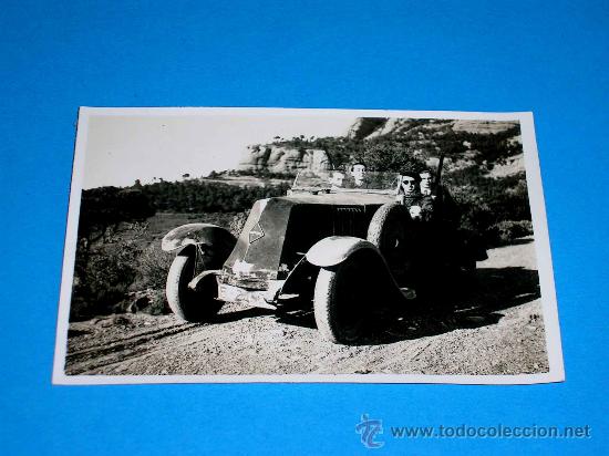 Automobili e Motociclette: Fotograf&iacute;a original Renault - La Panzer - Matr&iacute;cula Barcelona B-24504, Junio de 1944.