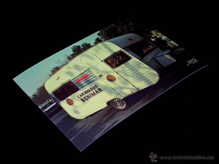 Coches y Motocicletas: Fotograf&iacute;a Caravana Benimar, original Vuelta Ciclista a Levante 1976. Tama&ntilde;o 10 x 15 cms.