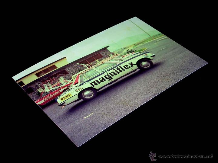 Coches y Motocicletas: Fotograf&iacute;a Opel Rekord Magniflex. Original Vuelta Ciclista Espa&ntilde;a 1975. 10 x 15 cms.