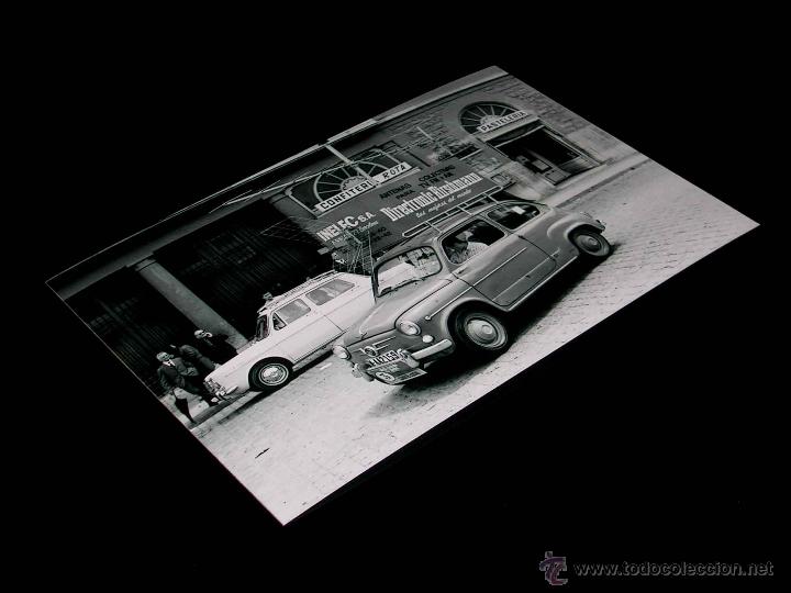 Coches y motocicletas: Fotograf&iacute;a Seat 600 Directronic Hirschmann. Original Vuelta Catalu&ntilde;a Canci&oacute;n 1967. 10 x 15 cms.