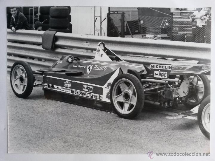 Coches y motocicletas: Foto de ferrari 312 t4 recien bajado del camion en el jarama 1979 (foto javier) de 24 x 17,4 cms