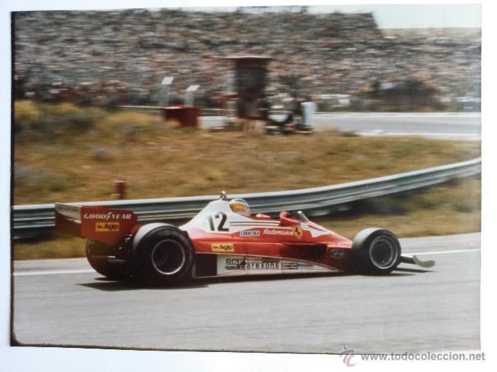 Coches y motocicletas: Foto de ferrari 312 t2 en el jarama 1977 de 20,5 x 15 cms