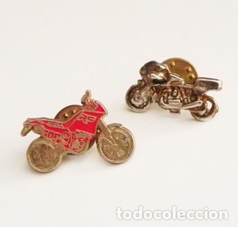 Coches y Motocicletas: LOTE PINS DE MOTOS - GILERA RC ROJA - MOTO PLATEADA - MOTOCICLETA - TRANSPORTE - DEPORTE - PIN