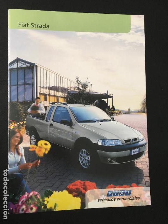 Coches y Motocicletas: Folleto catalogo publicidad original fiat strada vehiculos comerciales 2004
