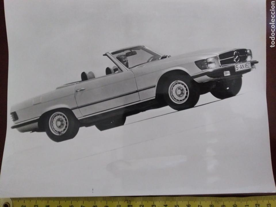 Coches y Motocicletas: &copy; Mercedes Benz 350 SL 450 SL R107 Fotograf&iacute;a original de prensa.