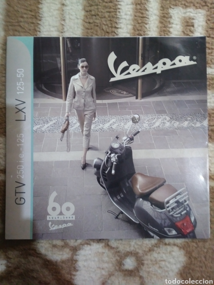 Coches y Motocicletas: Cat&aacute;logo Vespa 60 aniversario 1946-2006